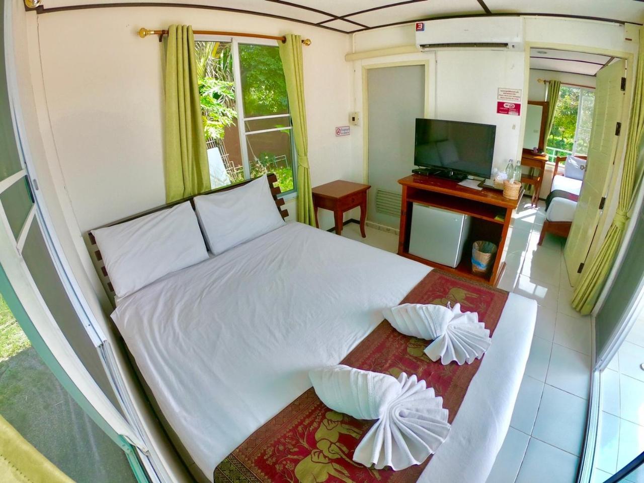 Revolution Hostel Пай Екстер'єр фото
